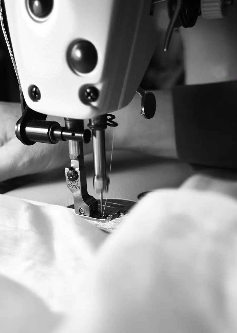 Prensatela de una máquina industrial